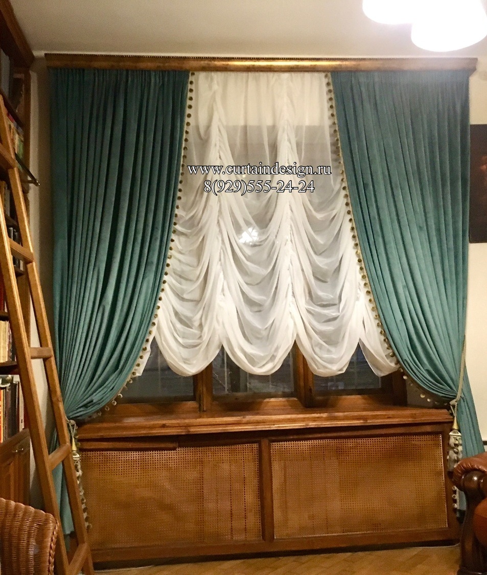 шторы из бархата, французская штора, шторы для библиотеки Шторы из широкого бархата в сочетаии с тюлевой французской подъемной шторой на багетном карнизе